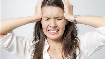 أسباب الصداع أعلى الرأس، وطرق علاجه المختلفة
