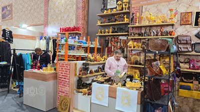 جولة داخل معرض