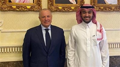 رئيس الاتحاد العربي يهنئ هاني أبو ريدة لرئاسته اتحاد الكرة