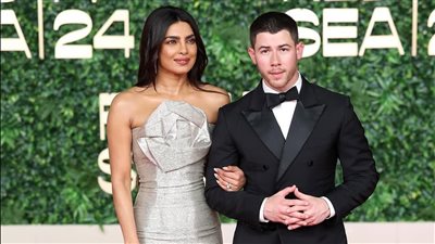  بريانكا شوبرا ونك جوناس على السجادة الحمراء لحفل ختام مهرجان البحر الأحمر السينمائي الدولي