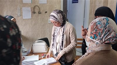 مدير صحة العاشر من رمضان تتابع سير العمل بالمراكز الطبية التابعة