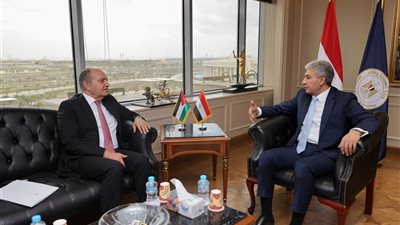 وزير السياحة يبحث مع سفير الأردن سبل دعم التعاون 