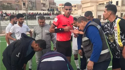 الحكم ينقذ لاعب إبشواي من الموت بعد بلع لسانه في مباراة بدوري الدرجة الثالثة