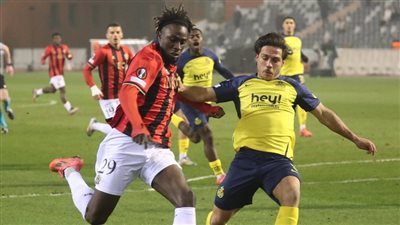 تحت أنظار عبد المنعم، نيس يهزم مارسيليا بثنائية في الدوري الفرنسي 