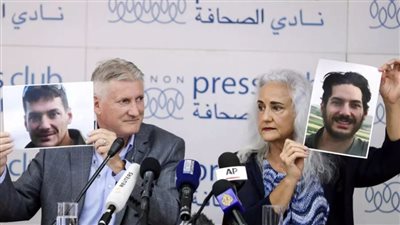 أوستن تايس، مفاجآت أثناء البحث عن صحفي أمريكي مفقود بسجون الأسد (فيديو) 