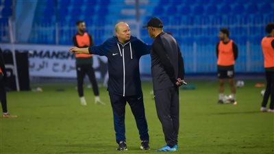 هتافات قوية من جماهير المحلة لـ شوقي غريب بعد التقدم على زد بثلاثية (فيديو)