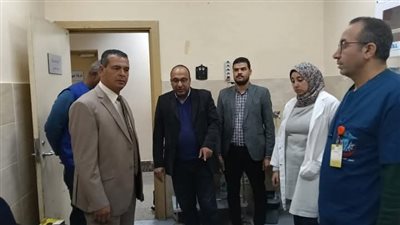 مدير الطب الوقائي يتفقد سير العمل بالحجر الصحي بمطار سوهاج الدولي