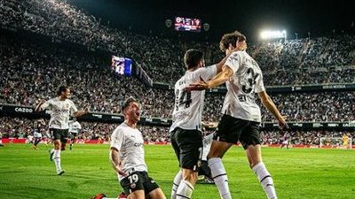 فالنسيا يقيل مدربه قبل مواجهة ريال مدريد بالدوري الإسباني