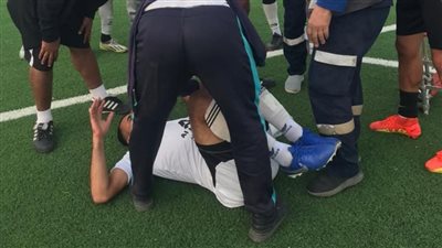لاعب إبشواي: الحكم أنقذني من موت محقق قبل بلع لساني (فيديو)