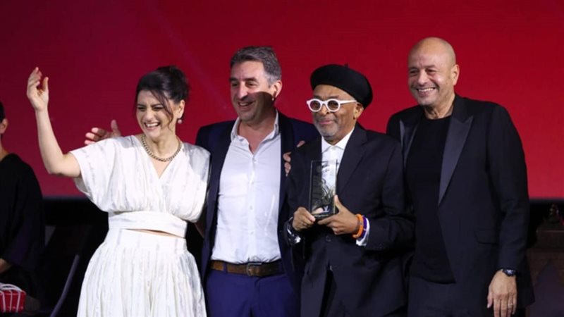 ابطال الفيلم،فيتو