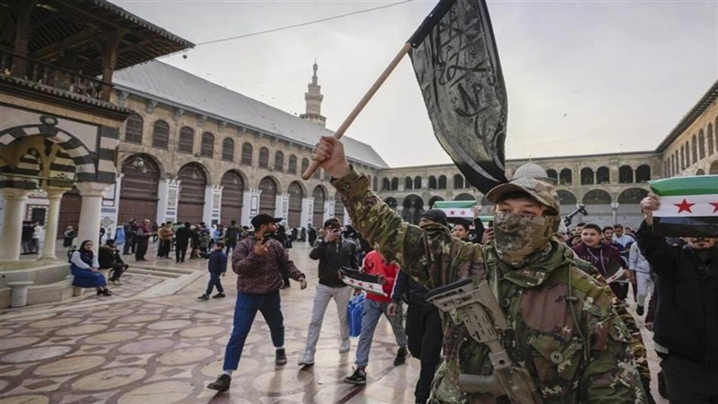 احتفال السوريين بسقوط