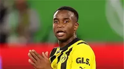 بعد أزمة الوالد المزيف، بوروسيا دورتموند يكشف حقيقة عمر لاعبه يوسوفا موكوكو