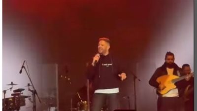  محمد حماقي يتألق في حفله بقطر بباقة من أبرز أغانيه (فيديو)