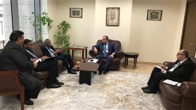 رئيس التمثيل التجارى يلتقى سفير السودان بالقاهرة لبحث التعاون المشترك