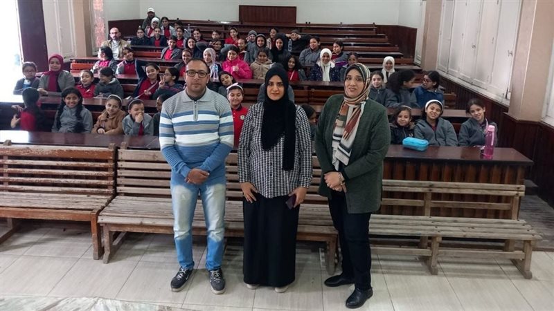 ندوة لطلبة مدرسة
