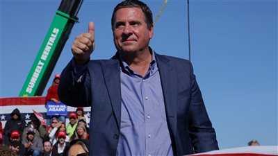 ترامب يعيّن مدير منصته 