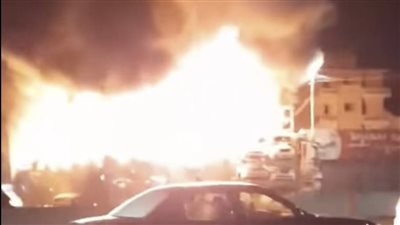 حريق هائل في شونة بالقرب من محطة بنزين بطريق المنصورة السريع (صور)