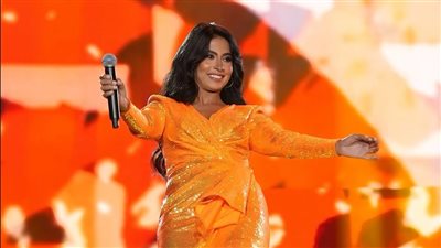 بفستان قصير، روبي تشعل حفلها بالسعودية بأغنية أثارت الجدل في مصر (فيديو)