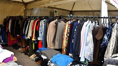 جامعة عين شمس تنظم معرضًا خيريًّا للملابس بأسعار رمزية 