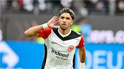 الدوري الألماني، ماينز بـ 10 لاعبين يتقدم على فرانكفورت 2-0 بمشاركة مرموش 