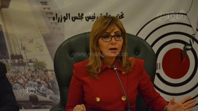 لميس الحديدي: توزيع الصحف الورقية تراجع من مليار نسخة في 2009 إلى 2.4 مليون 2021 (صور)