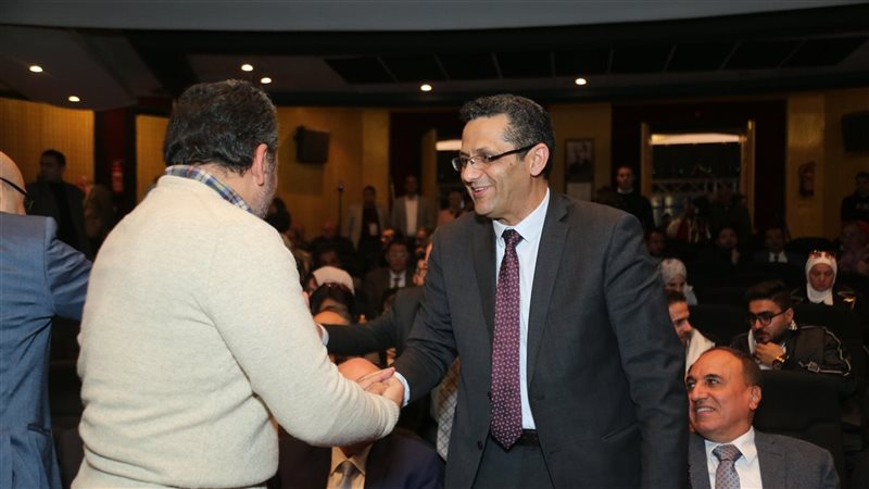 الكاتب الصحفي خالد