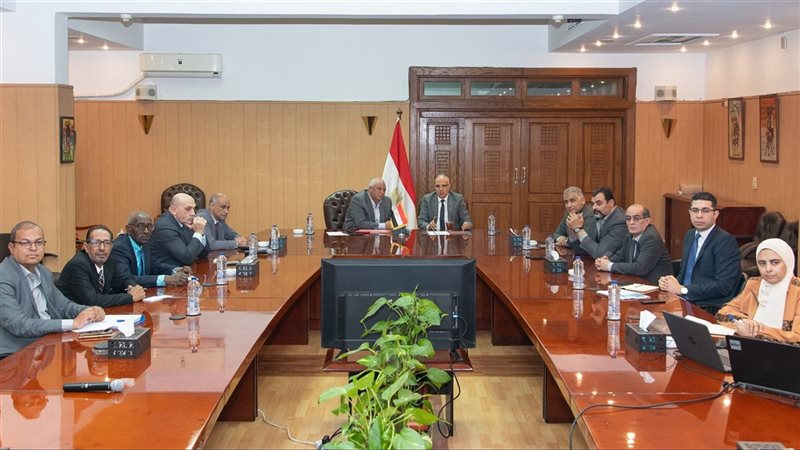 اجتماع وزير الموارد