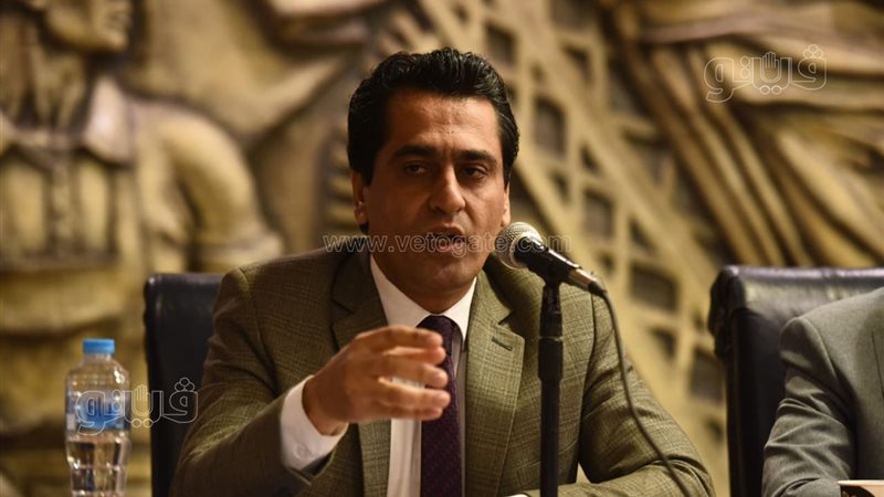 أيمن عبد المجيد،