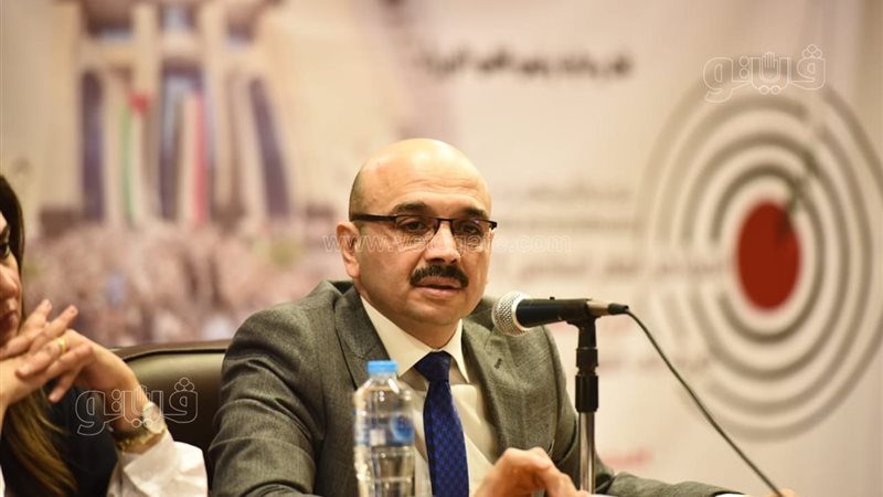 الكاتب الصحفي محمد