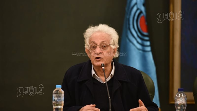 الكاتب الصحفي عبد
