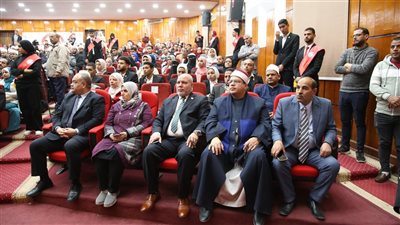 وزير الأوقاف لطلاب جامعة الفيوم: الالتفاف حول الشريعة يساعد علي تنمية الذات