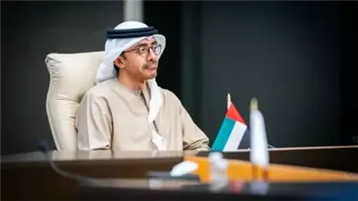 وزير الخارجية الإماراتي يبحث مع نظيريه الكويتي والمغربي تطورات الأوضاع في سوريا