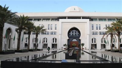 الجزائر تستدعي السفير الفرنسي وتبلغه رسالة شديدة اللهجة