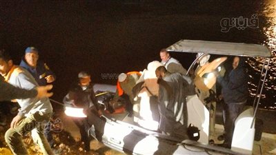 بسبب الحمولة الزائدة، عطل مفاجئ في لانش لنقل الركاب والسيارات بنيل بني سويف