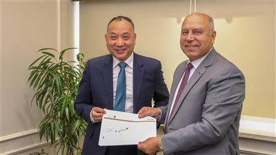 وزير الصناعة يبحث إنشاء مجمع صناعي باستثمارات 1.65 مليار دولار