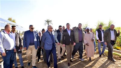 تفاصيل زيارة وزير الزراعة إلى الأقصر (صور)