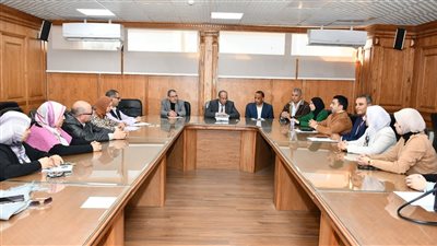 جامعة القناة تشهد اجتماع مستشاري لجان الأنشطة ورعاية الشباب (صور) 