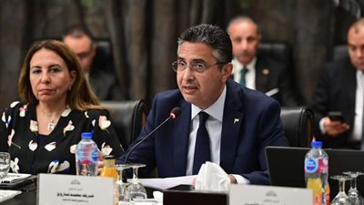 وزير التموين يستعرض استراتيجية الوزارة لتعزيز قطاع الصناعات الغذائية