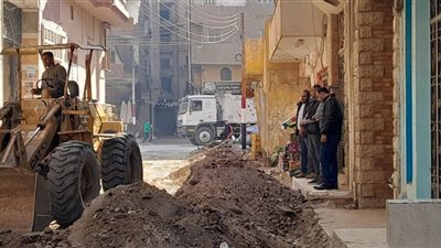 رئيس مدينة منيا القمح بالشرقية يتابع أعمال تطوير الشوارع 