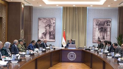 مدبولي يُتابع موقف أعمال تطوير مدينة رأس الحكمة، وإعادة تسكين العائلات في هذه المنطقة