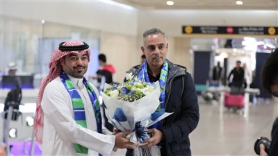 الفتح السعودي يستقبل  جوميز بالورود (صور)