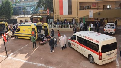 سيارات إسعاف ومطافئ ومصابين، ماذا حدث داخل مدرسة هشام شتا بالجيزة؟ (صور)