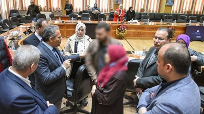 محافظ الشرقية يوجه بصرف مساعدات فورية ومعاش تكافل وكرامة للأولى بالرعاية 