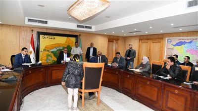 محافظ الفيوم يوجه بتوفير فرص عمل للشباب بشركات القطاع الخاص 