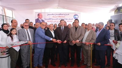  محافظ دمياط يفتتح سوق اليوم الواحد للسلع الغذائية والأساسية بمنطقة السنانية ( صور) 