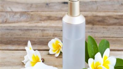 طريقة صنع تونر منزلي بمكونات بسيطة من مطبخك لترطيبها وتنظيفها