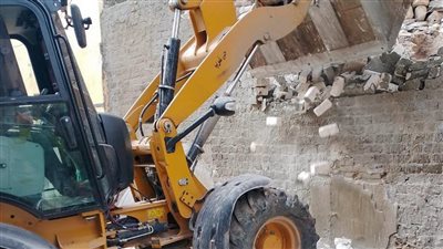 حملات مكبرة لإزالة التعديات وإيقاف أعمال البناء المخالف بأحياء الإسكندرية