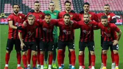 أضنة سبور يتخطى بشكتاش 2-1 ويحقق فوزه الأول في الدوري التركي