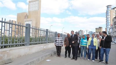 محافظ دمياط يتابع الموقف التنفيذى لتطوير كورنيش النيل (صور)