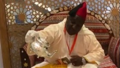 الشاي المغربي يتصدر تجهيزات حفل توزيع جوائز الكاف (فيديو)